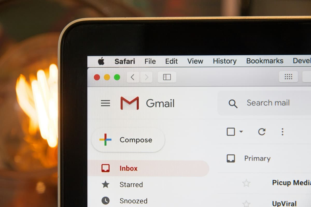 Comment l'IA gère les emails de votre cabinet dentaire
